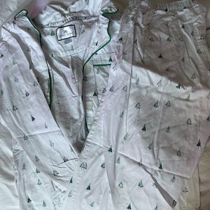 Petite Plume Women’s XS Tree Pajamas